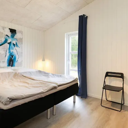 8 Person Holiday In Holiday home