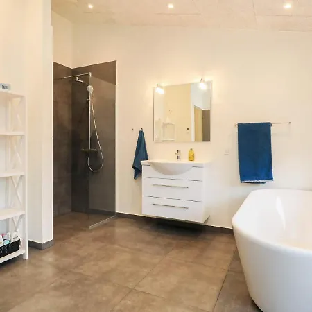 8 Person Holiday In Dom wakacyjny Fjerritslev