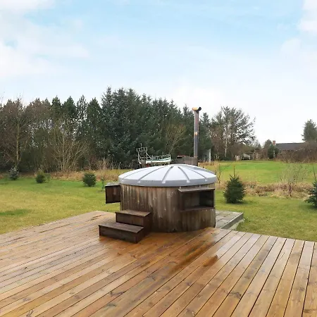 8 Person Holiday In Holiday home