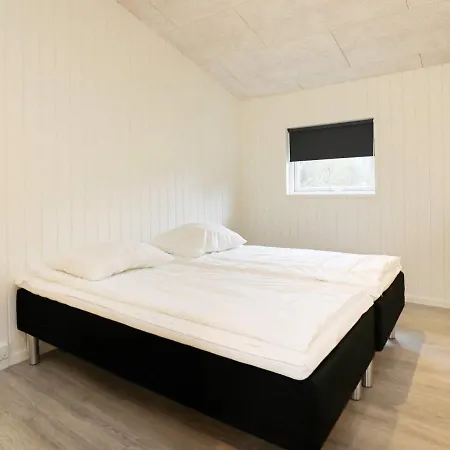 8 Person Holiday In Holiday home